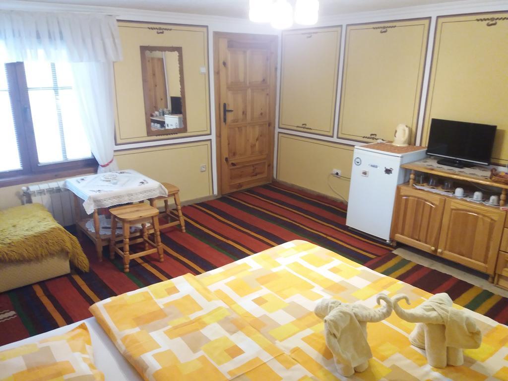 Guest House Bashtina Striaha Koprivchtitsa Extérieur photo